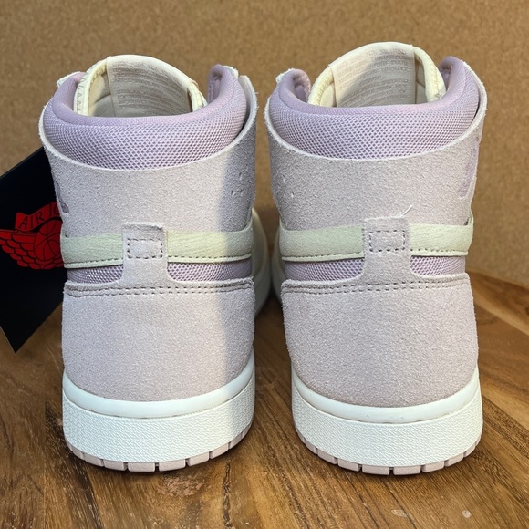 Jordan 1 high top
Zoom comfort 2
Brand new - Picture 7 of 14